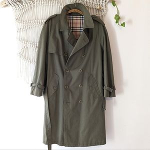 Vintage Dark Khaki Trench Coat Burberry type Plaid 40S